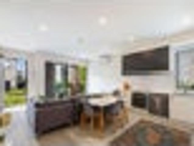 Apartment for rent in Paremoremo, Oroua County
