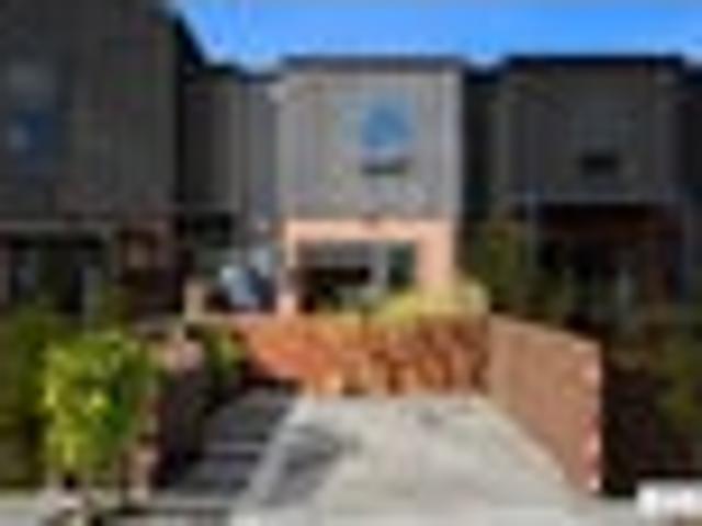 Townhouse for rent in Hobsonville Point, Upper Harbour