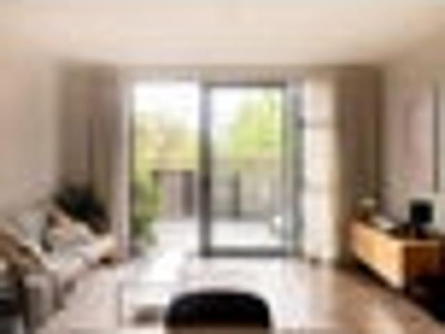Apartment for rent in Paremoremo