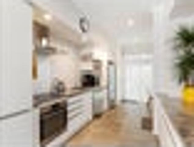 Townhouse for rent in Paremoremo