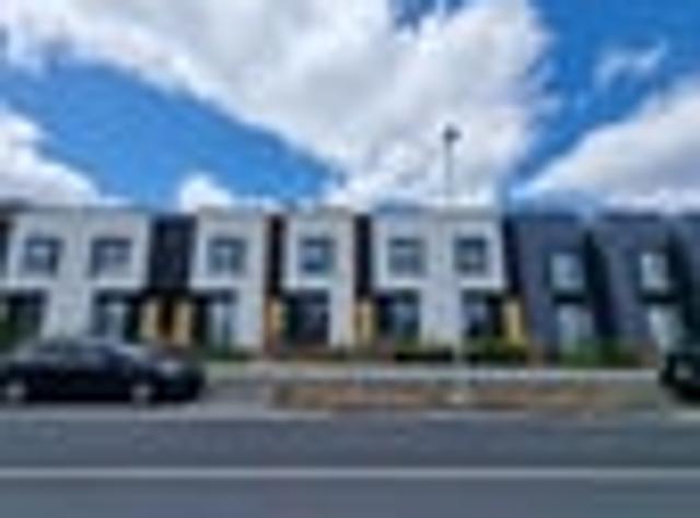 Townhouse for rent in Paremoremo, Oroua County