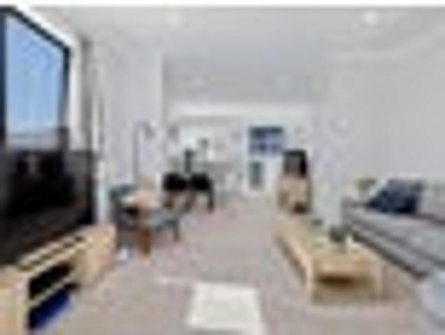 Townhouse for rent in Paremoremo