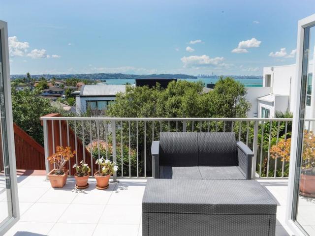 House for rent in Oratia