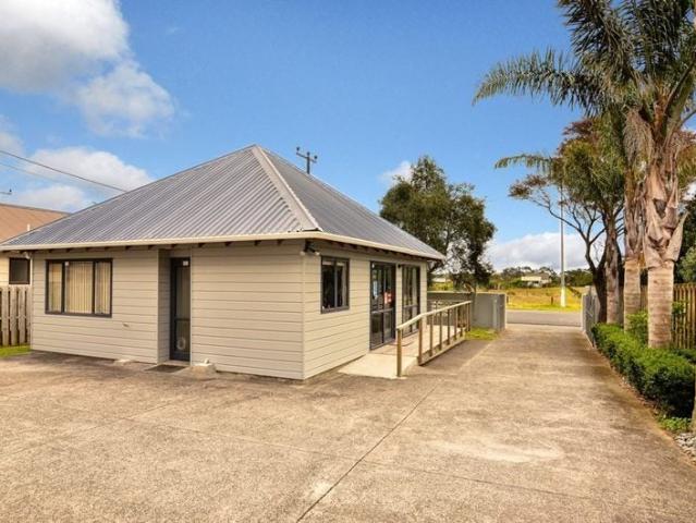 House for rent in Paremoremo, Oroua County