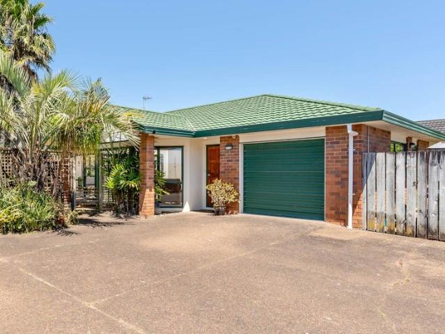 House for rent in Paremoremo, Oroua County