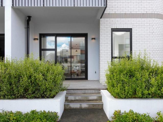Apartment for rent in Limeburners Bay, Upper Harbour