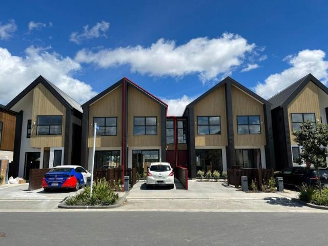 House for rent in Paremoremo, Oroua County