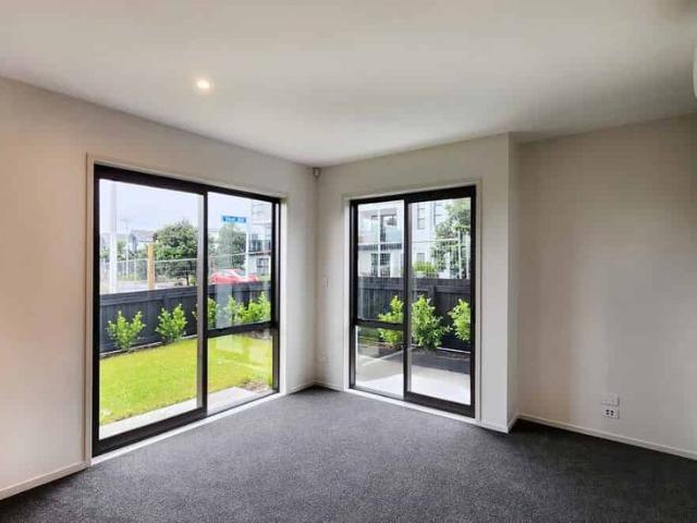 Townhouse for rent in Paremoremo