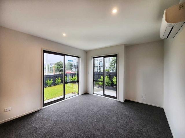 Townhouse for rent in Hobsonville Point, Upper Harbour