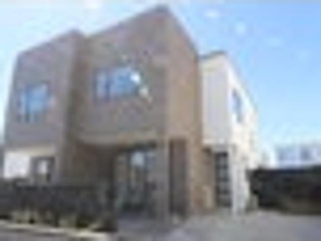 Townhouse for rent in Paremoremo