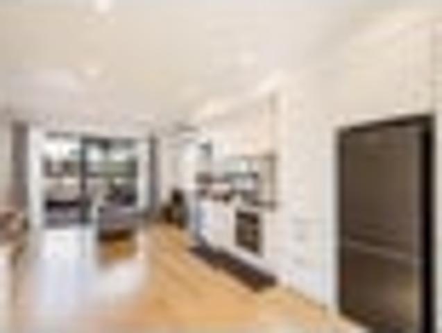 Townhouse for rent in Paremoremo