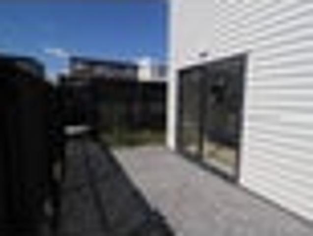 Townhouse for rent in Hobsonville Point, Upper Harbour