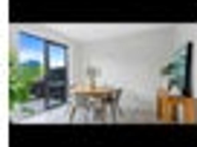 Townhouse for rent in Paremoremo, Oroua County