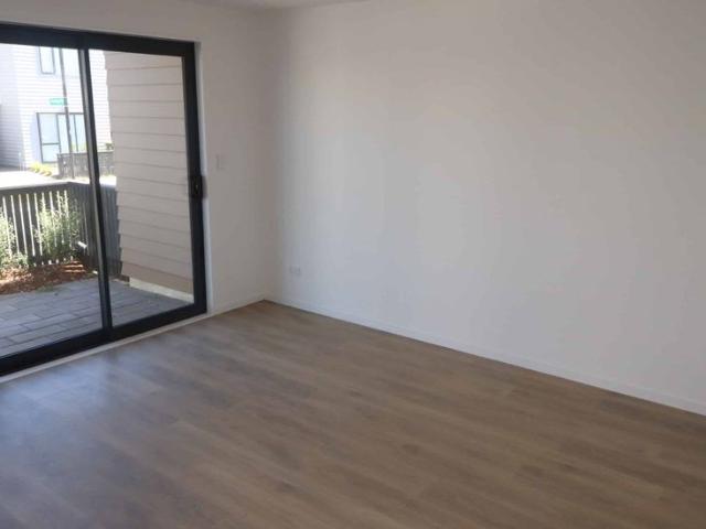 Townhouse for rent in Paremoremo