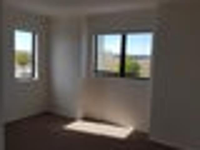 Townhouse for rent in Paremoremo