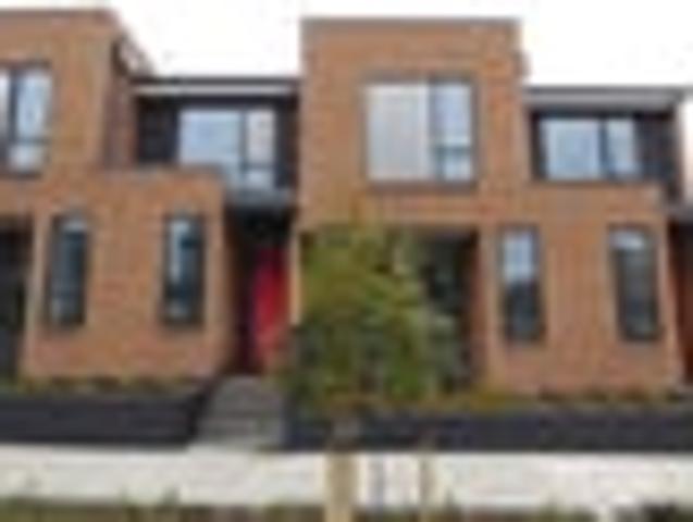 Townhouse for rent in Paremoremo