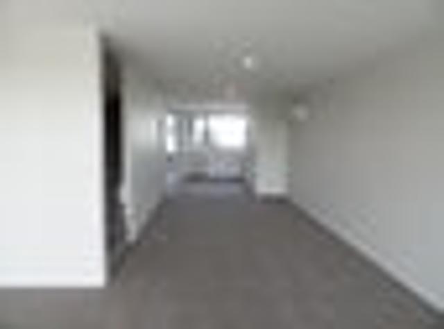 Townhouse for rent in Paremoremo, Oroua County