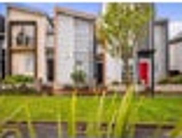 Townhouse for rent in Paremoremo, Oroua County