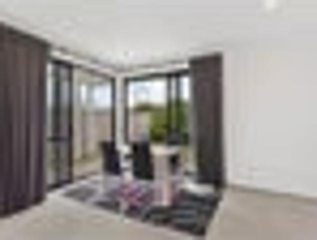 Townhouse for rent in Paremoremo