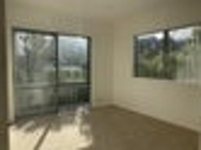House for rent in Paremoremo, Oroua County