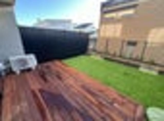 Townhouse for rent in Paremoremo, Oroua County