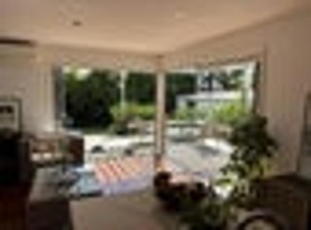 House for rent in Paremoremo