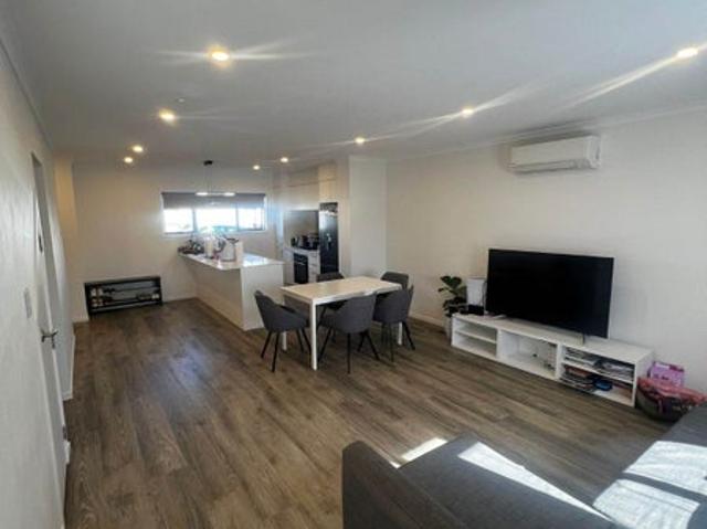 House for rent in Oratia