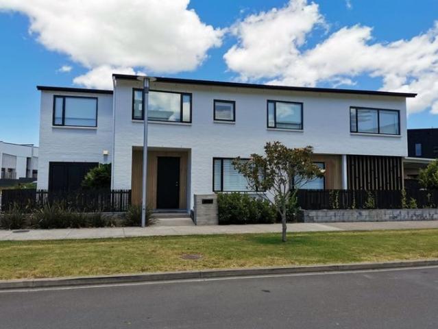 House for rent in Oratia