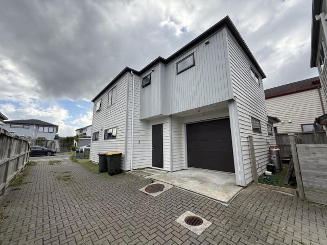 House for rent in Oratia
