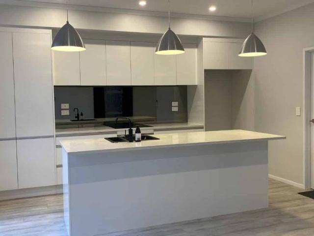 Townhouse for rent in Paremoremo
