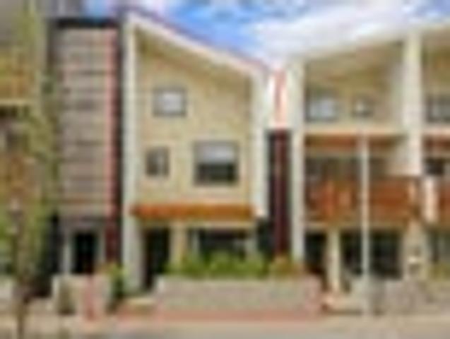 Townhouse for rent in Paremoremo