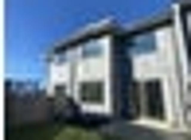 Townhouse for rent in Paremoremo, Oroua County