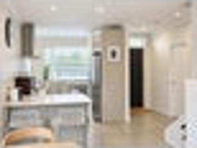 Townhouse for rent in Paremoremo, Oroua County