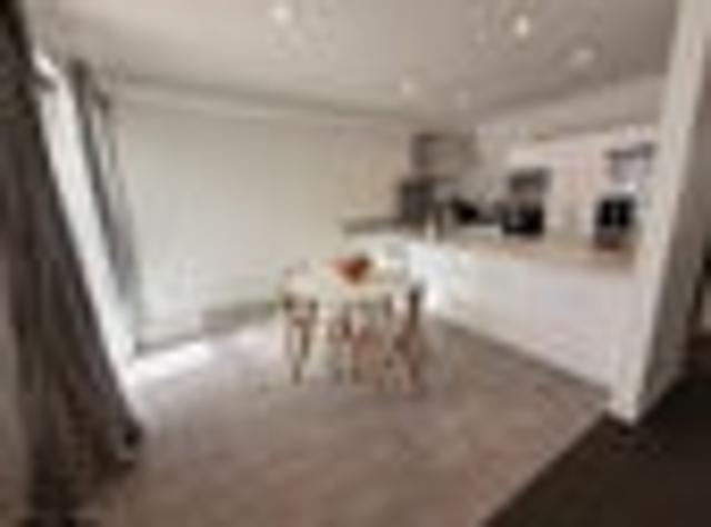 Townhouse for rent in Paremoremo, Oroua County