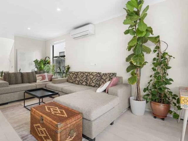 Townhouse for rent in Paremoremo