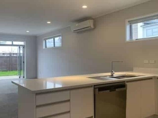 Townhouse for rent in Hobsonville Point, Upper Harbour