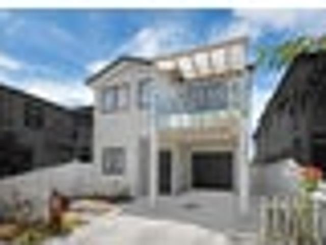 House for rent in Paremoremo, Oroua County