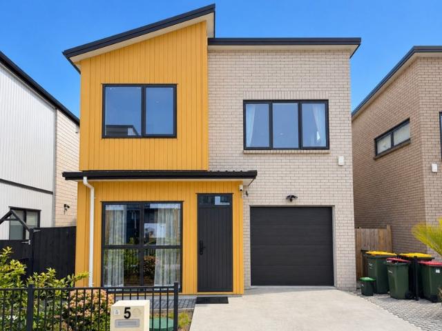House for rent in Coast Garden, Upper Harbour