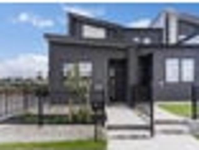 Townhouse for sale in Paremoremo