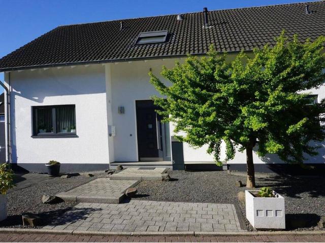 Haus kaufen in Hackenbroich, Dormagen