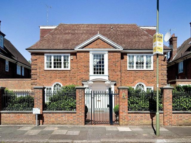 House for rent in Golders Green, Greater London