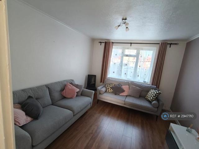 Apartment for rent in London Borough of Ealing, Perivale