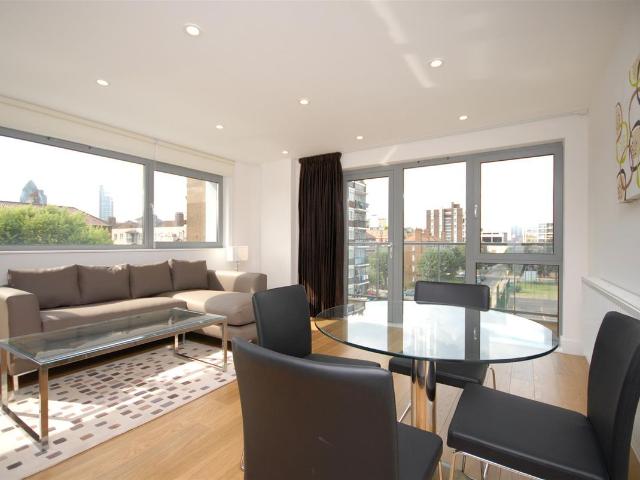 House for rent in St. George in the East, Greater London