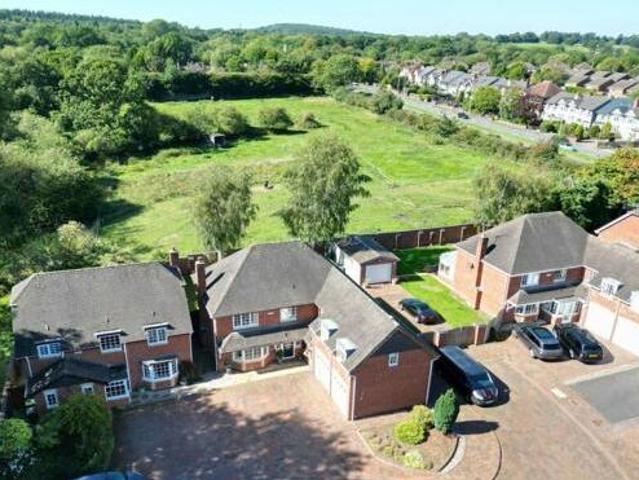 House for sale in Halesowen, West Midlands