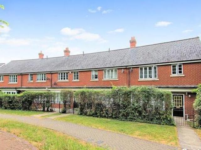 House for rent in Cat Hill, Greater London