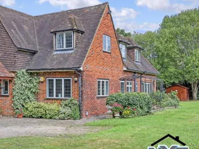 House for rent in Lambourne, Epping