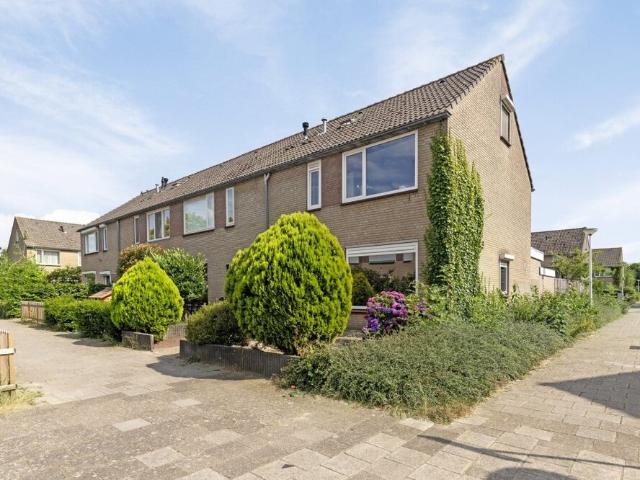 Geschakelde Woning te huur in Bergen Op Zoom, Noord Brabant