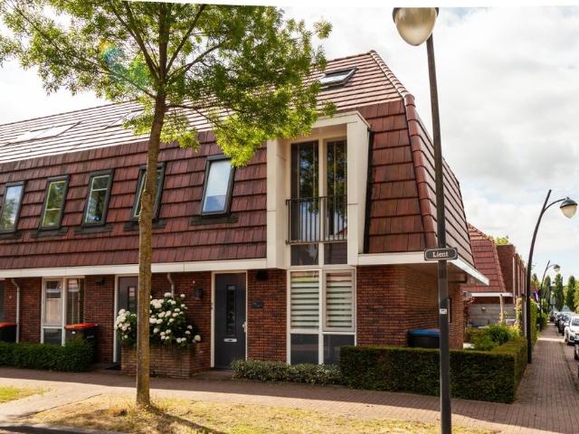 Hoekwoning te huur in Hooglanderveen