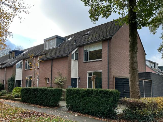 Geschakelde Woning te huur in Ugchelen, Gelderland