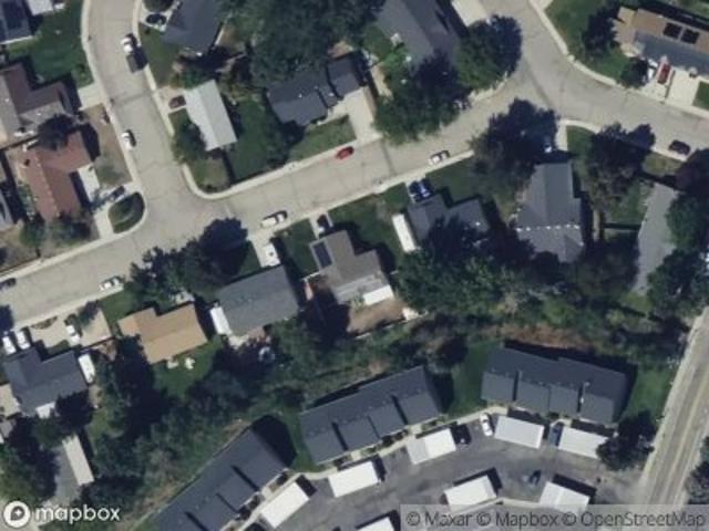 House for sale in Garden City